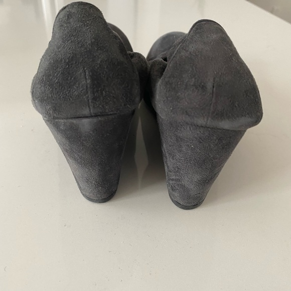 Stuart weitzman grey suede shoes - Picture 3 of 4